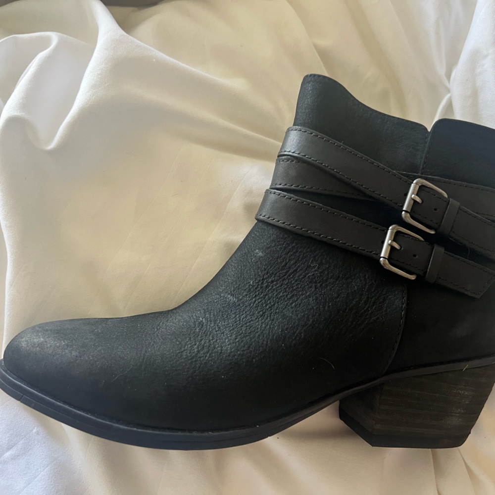 Clark’s brand new Black boots! Size 7.